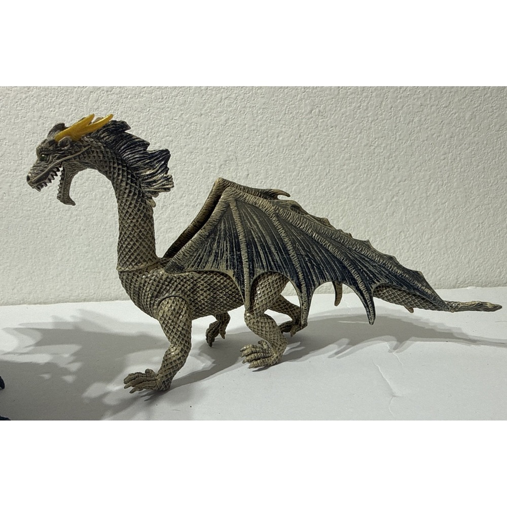 2 Battleing‎ Dragon Figures Medieval Fantasy Toys Posable Moveing Head Legs D&D - Picture 2 of 12